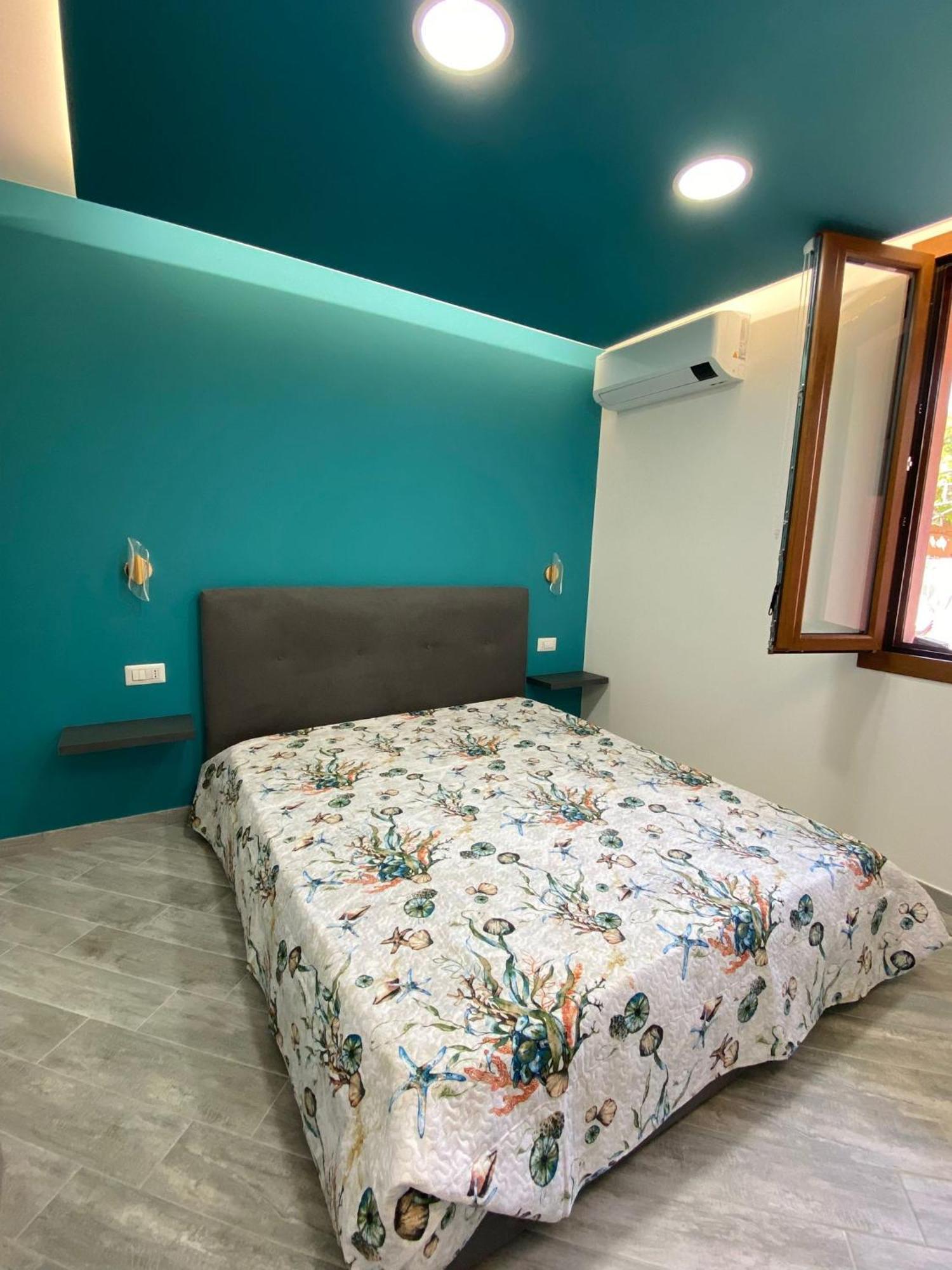 Suite Guesthouse A Pochi Passi Dal Mare ซัสซารี ภายนอก รูปภาพ