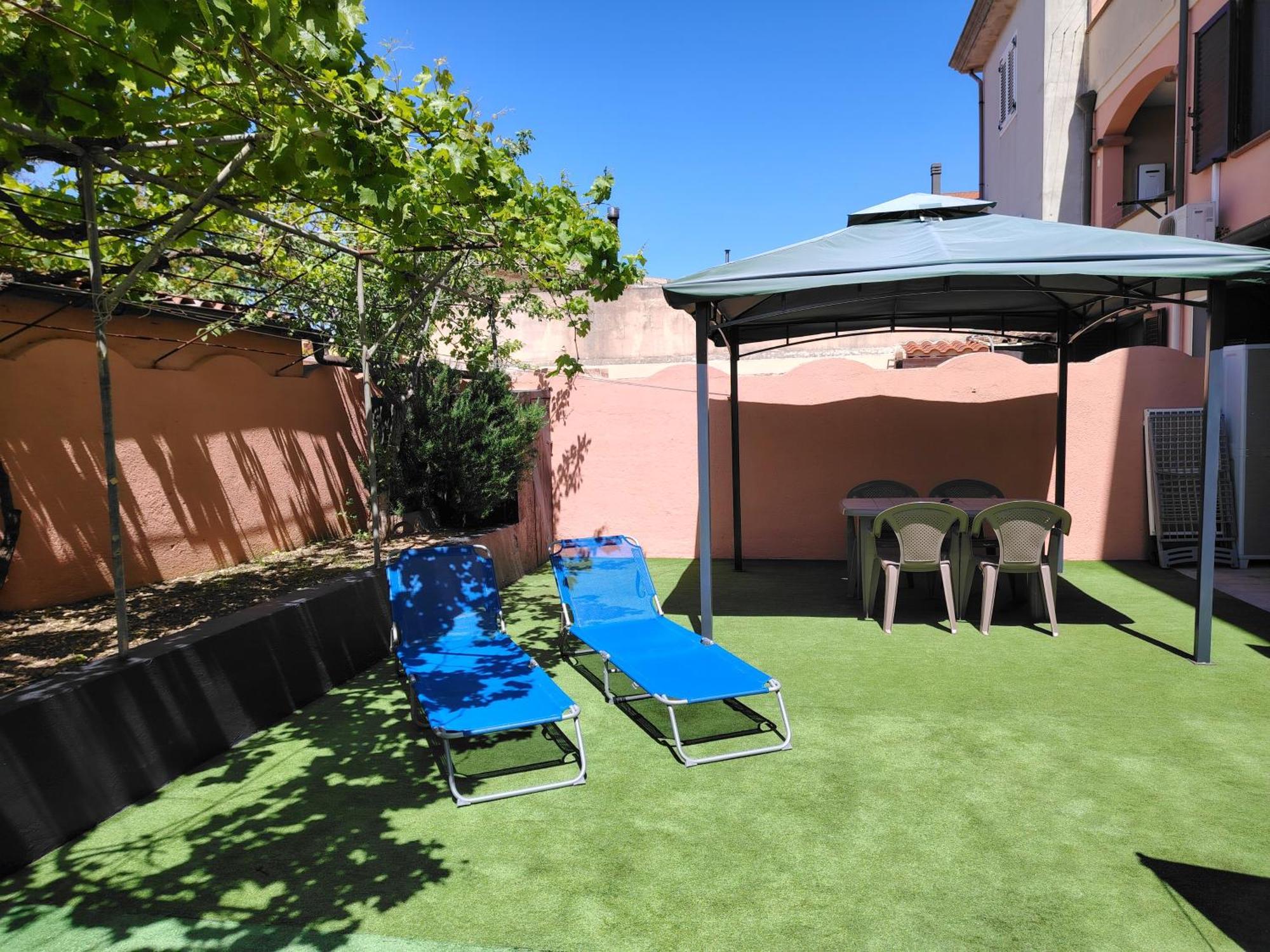 Suite Guesthouse A Pochi Passi Dal Mare ซัสซารี ภายนอก รูปภาพ